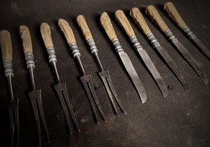 Knives & Daggers